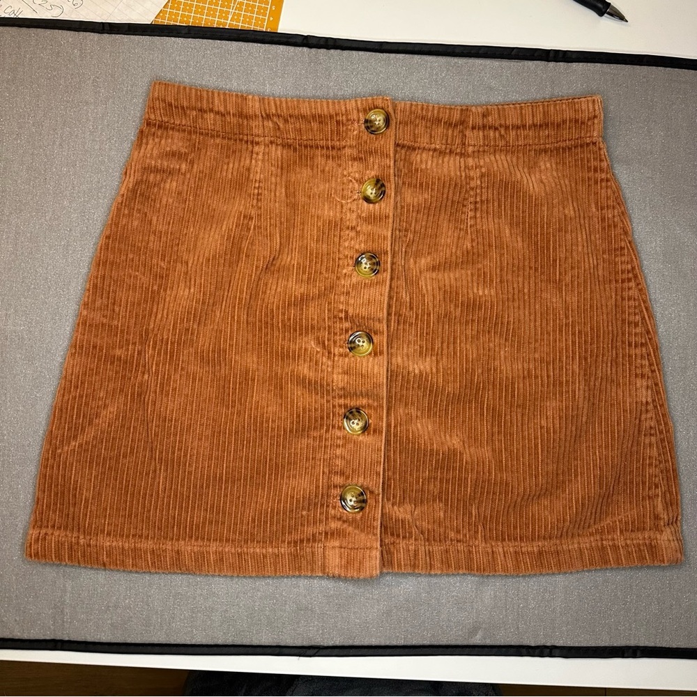 Forever 21 Corduroy Button-Front Skirt – Size M